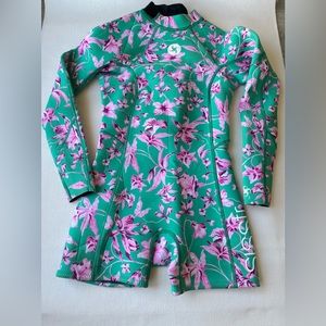 Like NEW Sisstrevolution youth long sleeve spring wetsuit-green floral print